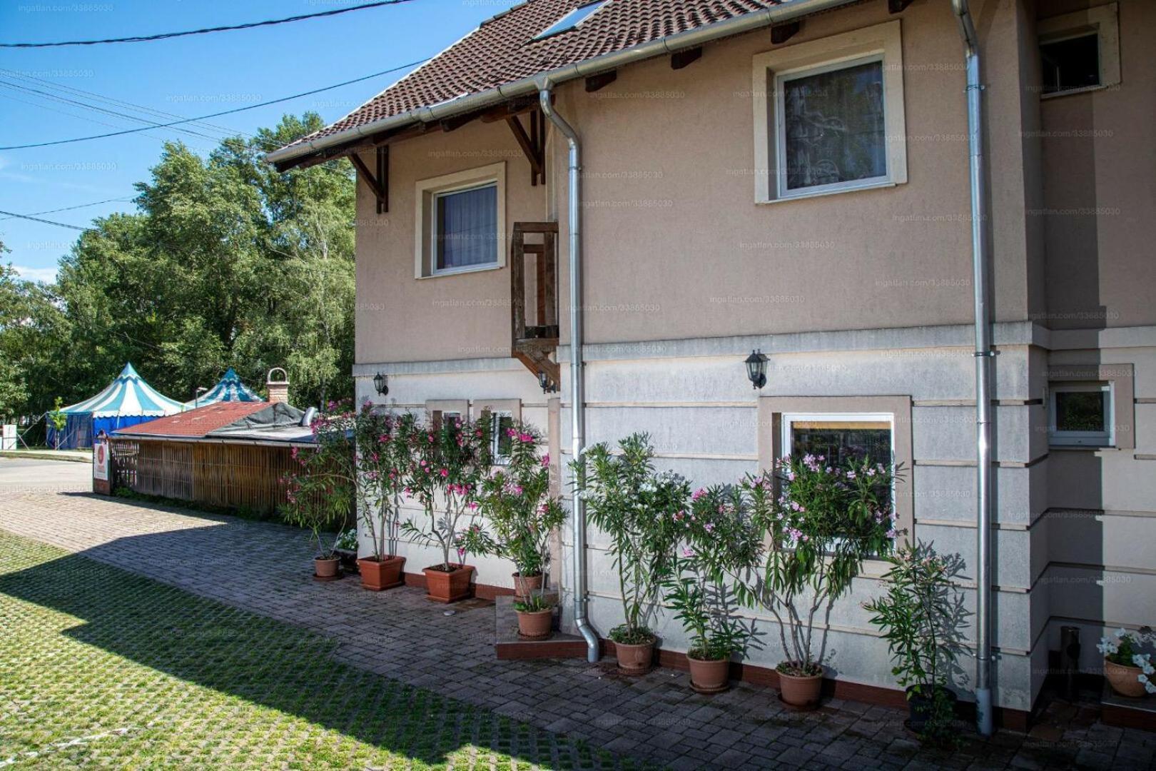 Sorompo Vendeghaz Ξενοδοχείο Balatonkenese Εξωτερικό φωτογραφία
