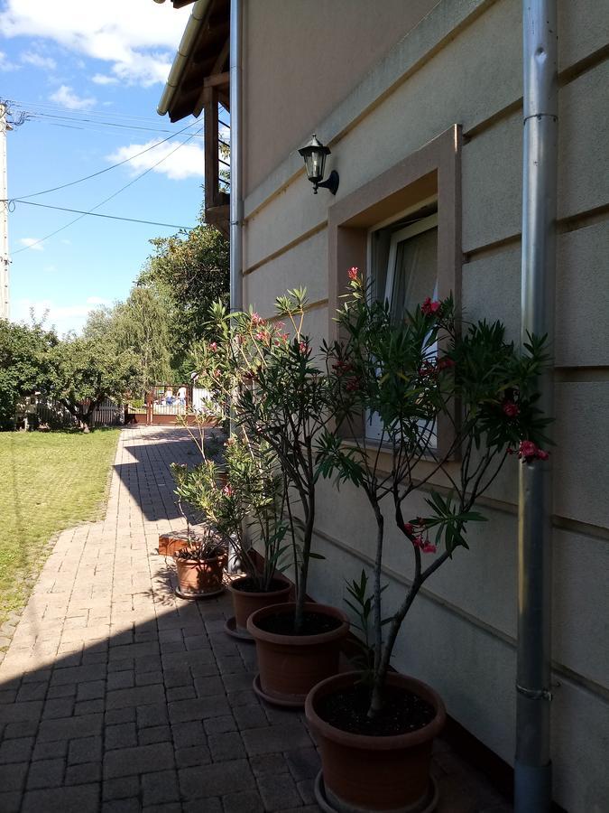 Sorompo Vendeghaz Ξενοδοχείο Balatonkenese Εξωτερικό φωτογραφία