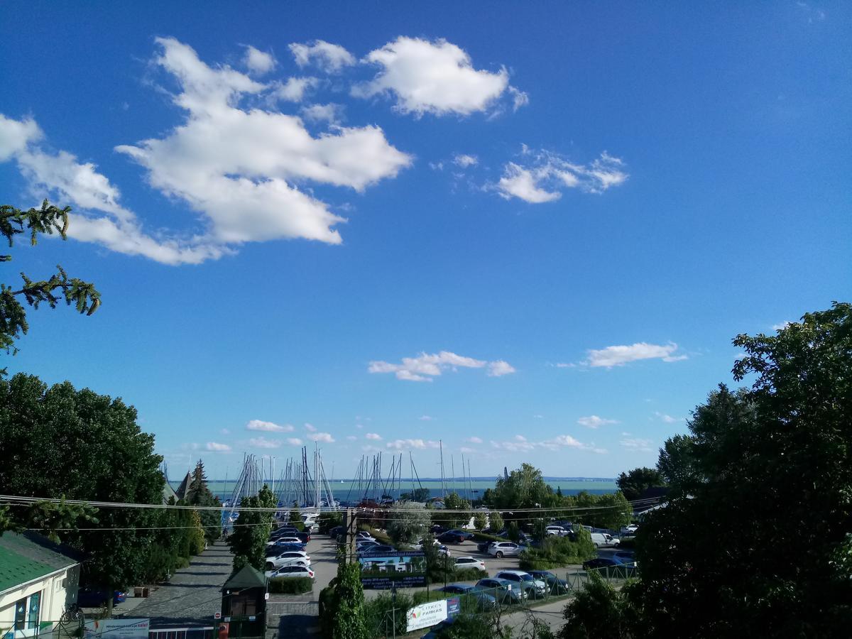 Sorompo Vendeghaz Ξενοδοχείο Balatonkenese Εξωτερικό φωτογραφία