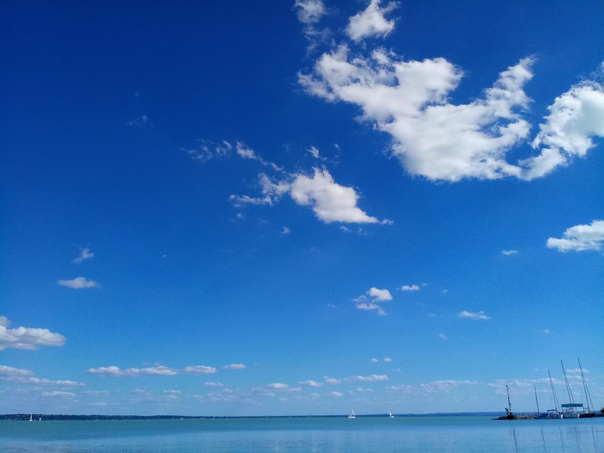 Sorompo Vendeghaz Ξενοδοχείο Balatonkenese Εξωτερικό φωτογραφία