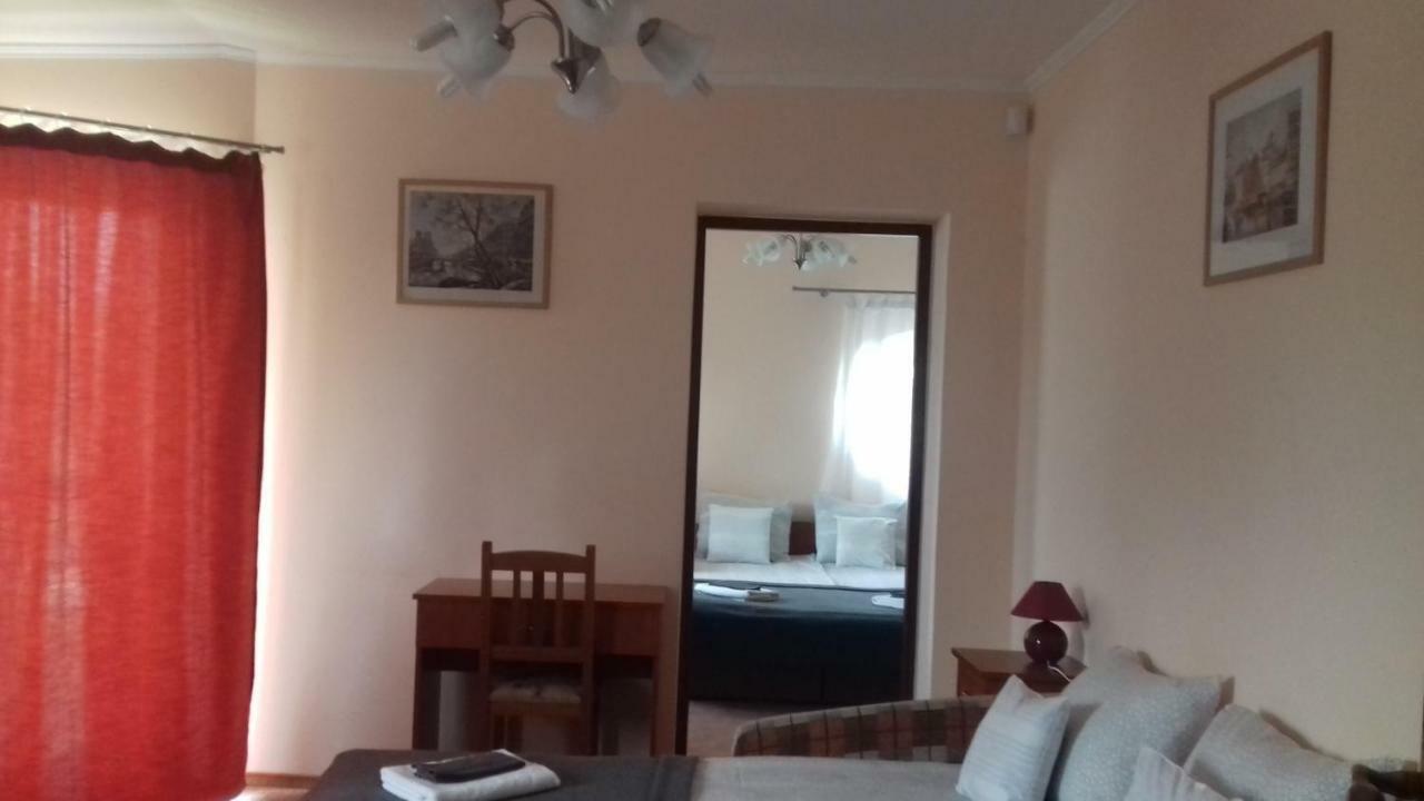 Sorompo Vendeghaz Ξενοδοχείο Balatonkenese Εξωτερικό φωτογραφία